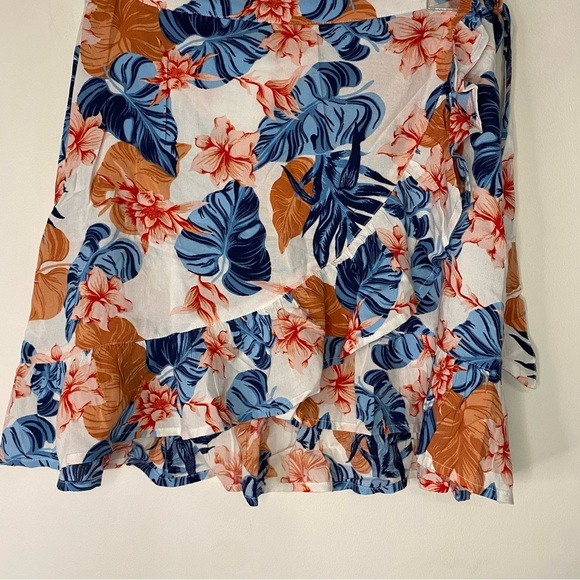 NWT Floral Roxy Mini Wrap Tropical Skirt Beachy Vacation Size Medium Preppy 90s - Picture 3 of 12
